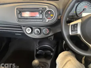 Toyota Yaris Hatchback, Petrol, 2014, Black