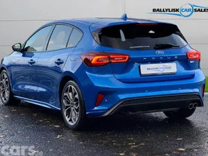 Ford Focus Hatchback, Petrol Hybrid, 2023, Blue