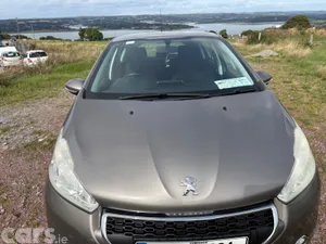 Peugeot 208 Hatchback, Petrol, 2014, Grey