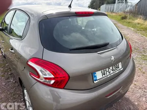 Peugeot 208 Hatchback, Petrol, 2014, Grey