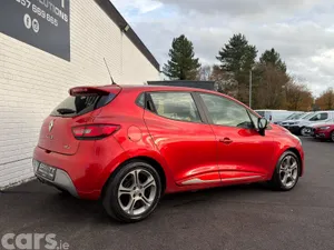 Renault Clio Hatchback, Diesel, 2016, Red