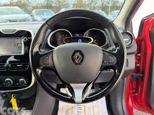 Renault Clio Hatchback, Diesel, 2016, Red