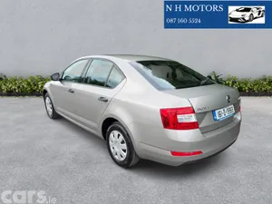 Skoda Octavia Saloon, Petrol, 2016, Beige