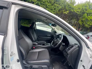 Honda Vezel Estate, Petrol Hybrid, 2019, White