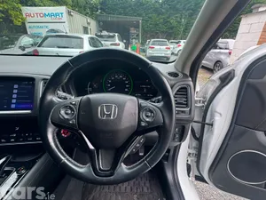 Honda Vezel Estate, Petrol Hybrid, 2019, White