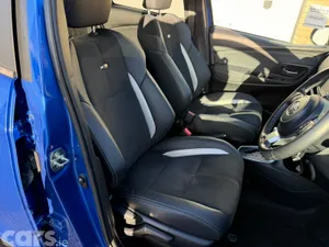 Toyota Yaris Hatchback, Petrol Hybrid, 2020, Blue