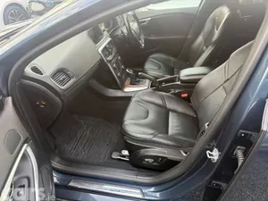 Volvo V40 Hatchback, Diesel, 2019, Blue