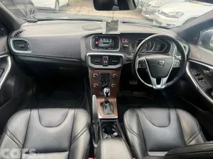 Volvo V40 Hatchback, Diesel, 2019, Blue