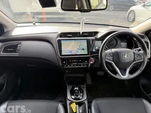 Honda Grace Saloon, Petrol Hybrid, 2017, Silver