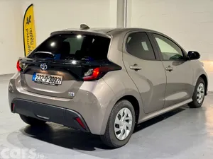 Toyota Yaris Hatchback, Petrol Hybrid, 2023, Grey