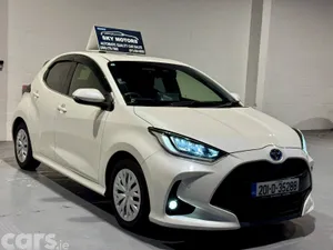 Toyota Yaris Hatchback, Petrol Hybrid, 2020, White