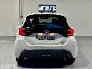 Toyota Yaris Hatchback, Petrol Hybrid, 2020, White