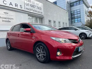 Toyota Auris Hatchback, Petrol Hybrid, 2015, Red