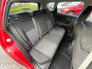 Toyota Auris Hatchback, Petrol Hybrid, 2015, Red