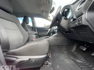 Toyota Auris Hatchback, Petrol Hybrid, 2015, Red