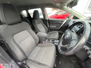 Toyota Auris Hatchback, Petrol Hybrid, 2015, Red