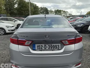 Honda Grace Saloon, Petrol, 2015, Silver