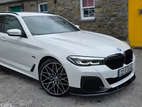 BMW 5-Series Estate, Petrol Plug-in Hybrid, 2022, White