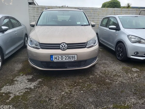 Volkswagen Touran MPV, Diesel, 2014, Beige