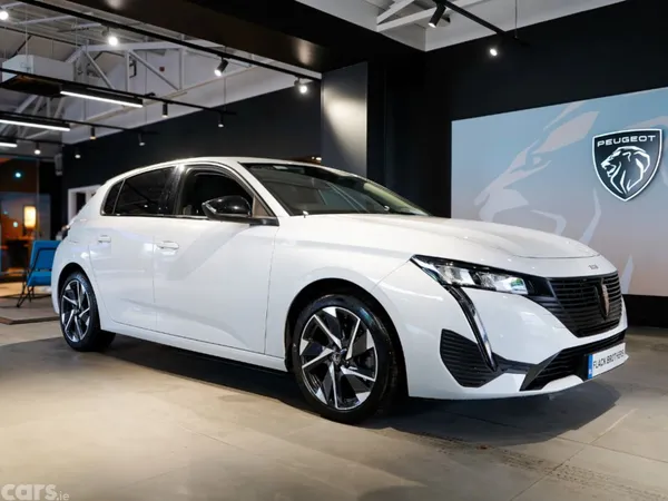 Peugeot 308 Hatchback, Diesel, 2024, White