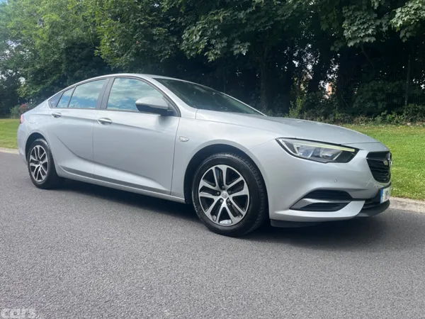 Opel Insignia Hatchback, Diesel, 2018, Grey