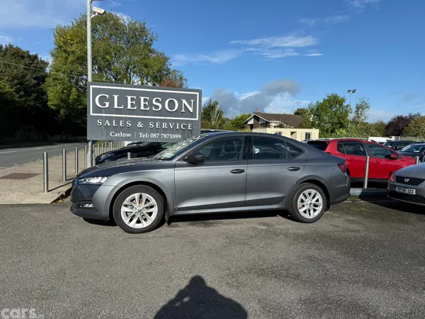 Skoda Octavia Saloon, Diesel, 2024, Grey