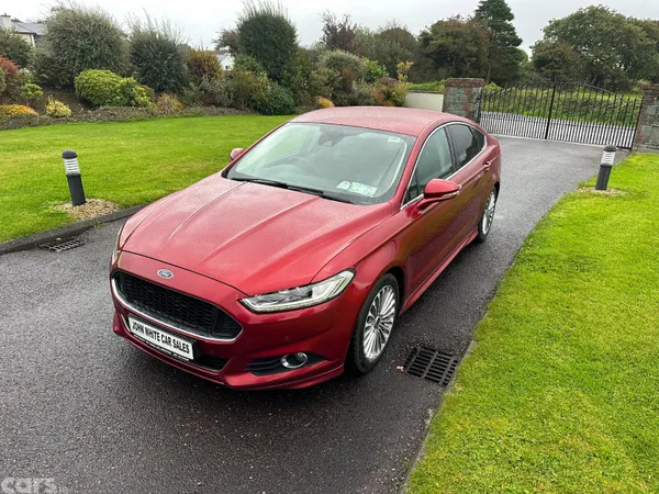 Ford Mondeo Hatchback, Diesel, 2015, Red