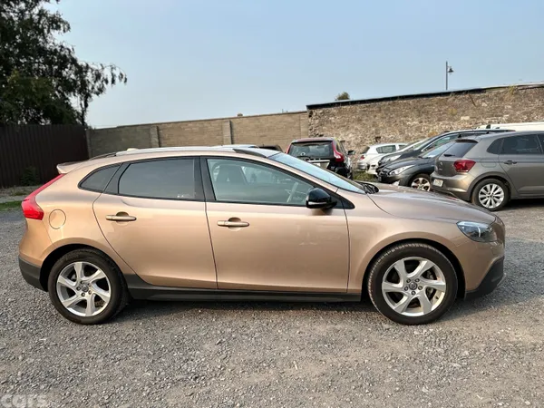 Volvo V40 Hatchback, Petrol, 2014, Brown