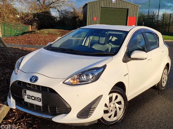 Toyota Aqua Hatchback, Petrol Hybrid, 2019, White