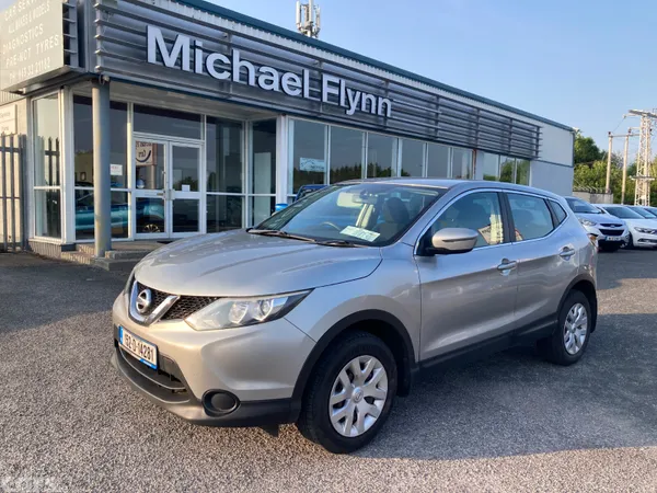 Nissan Qashqai Hatchback, Diesel, 2015, Silver