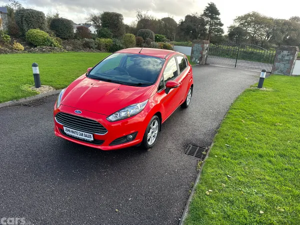 Ford Fiesta Hatchback, Diesel, 2016, Red