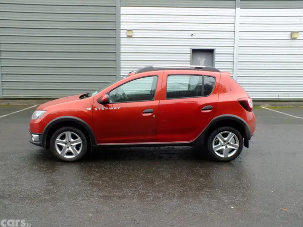 Dacia Sandero Stepway Hatchback, Diesel, 2016, Red
