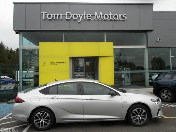 Opel Insignia Hatchback, Diesel, 2022, Grey