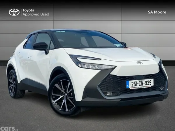 Toyota C-HR SUV, Petrol Hybrid, 2025, White