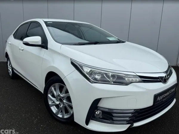 Toyota Corolla Saloon, Diesel, 2017, White
