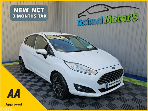 Ford Fiesta Hatchback, Petrol, 2014, White