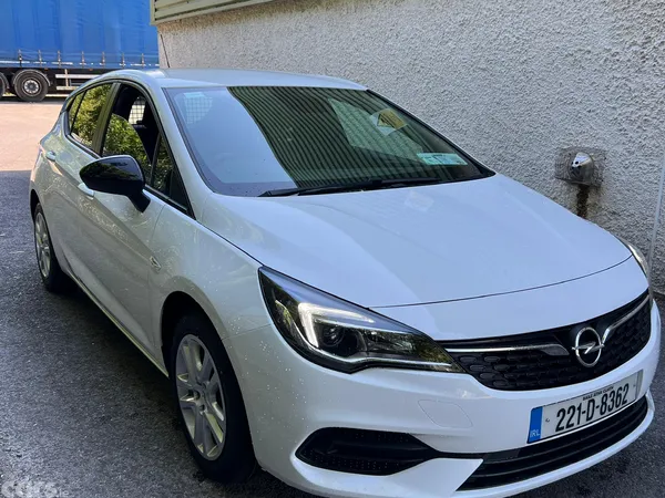 Opel Astra Hatchback, Diesel, 2022, White