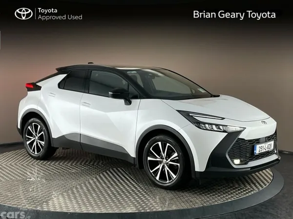 Toyota C-HR SUV, Petrol Hybrid, 2025, White
