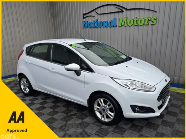 Ford Fiesta Hatchback, Petrol, 2016, White
