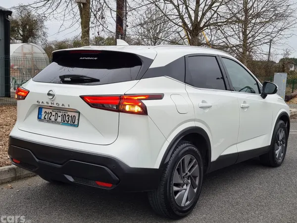 Nissan Qashqai MPV, Petrol Hybrid, 2021, White