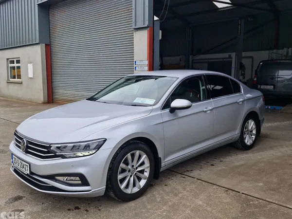 Volkswagen Passat Saloon, Diesel, 2020, Silver