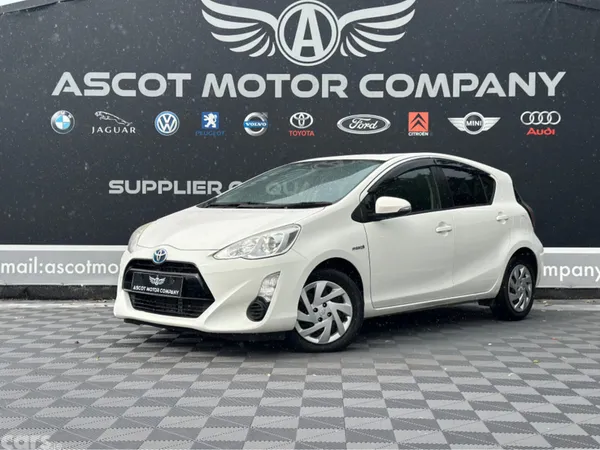 Toyota Aqua Hatchback, Petrol Hybrid, 2015, White