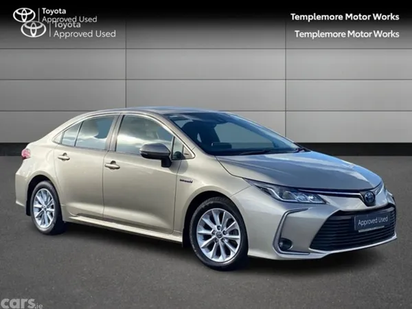 Toyota Corolla Saloon, Petrol Hybrid, 2021, Yellow