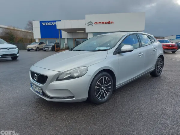 Volvo V40 Hatchback, Diesel, 2017, Grey