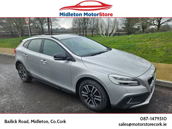 Volvo V40 Hatchback, Diesel, 2018, Grey
