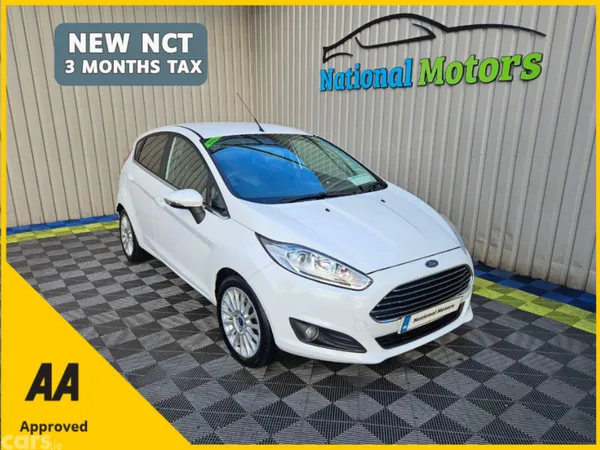Ford Fiesta Hatchback, Petrol, 2015, White