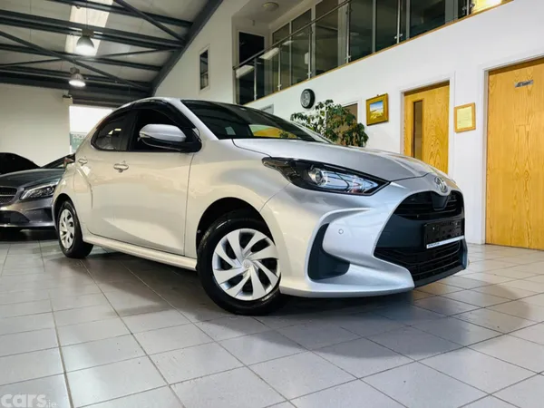 Toyota Yaris Hatchback, Petrol, 2022, Silver