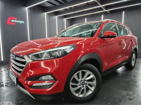 Hyundai Tucson MPV, Diesel, 2017, Red