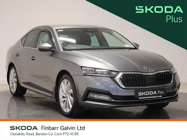 Skoda Octavia Saloon, Petrol, 2023, Grey