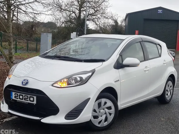 Toyota Aqua Hatchback, Petrol Hybrid, 2020, White